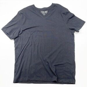 Urban Pipeline black v-neck t-shirt